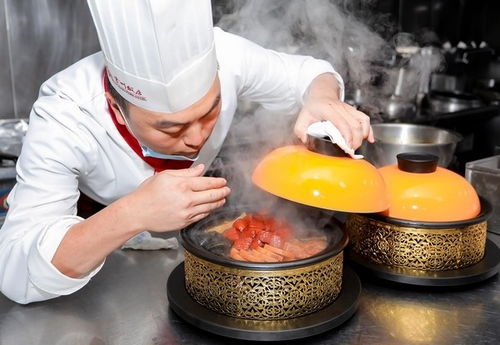 蘇黔美食文化交融與酒店管理創(chuàng)新論壇在貴陽圓滿舉行